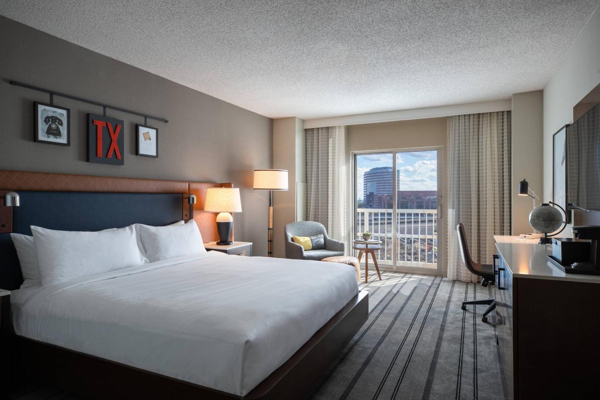 Hotel Renaissance Dallas 4*