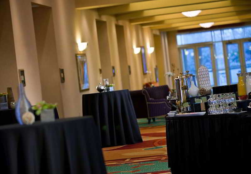 Renaissance Dallas 4*